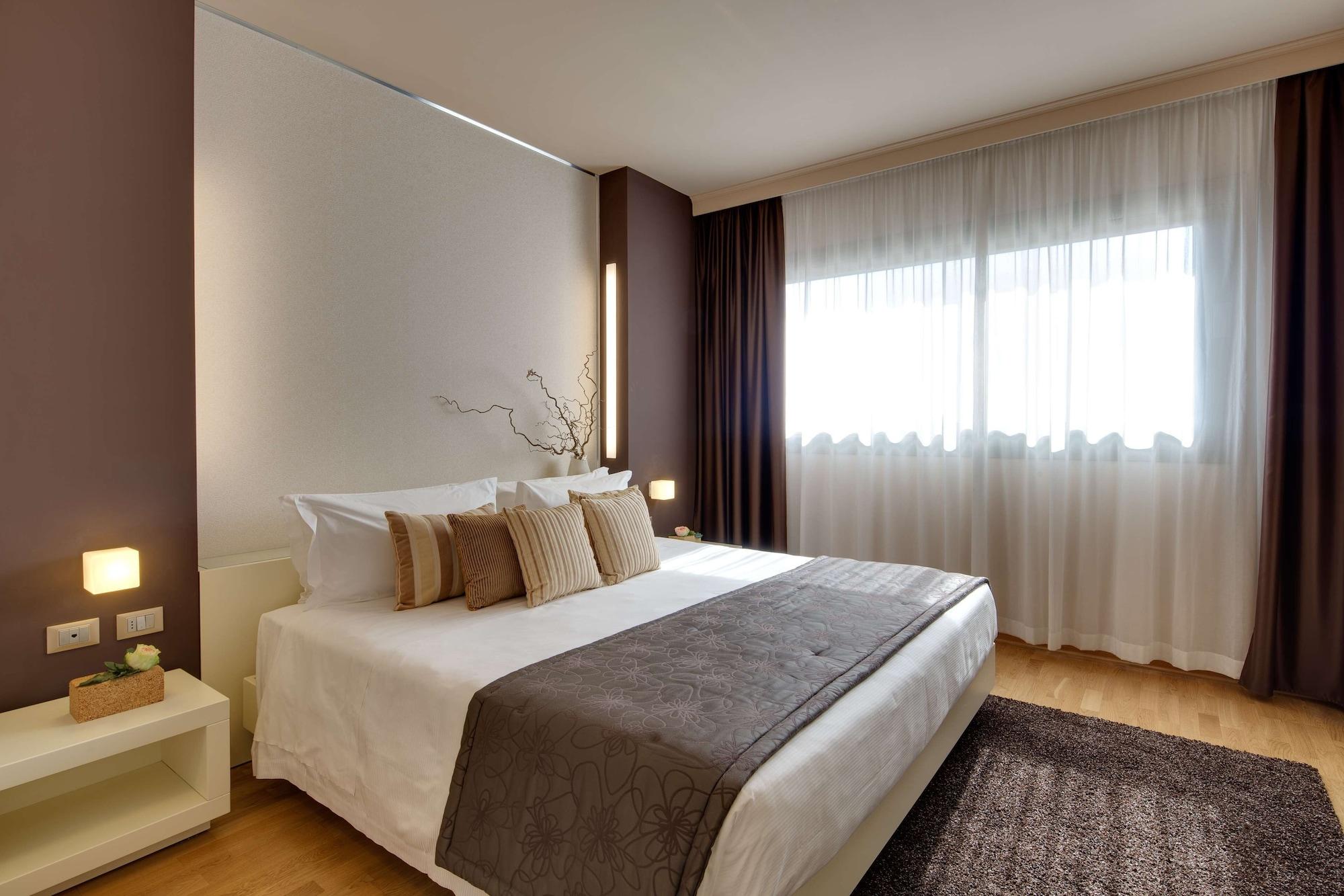 Hotel Western Leone Di Messapia & Conference 4*
