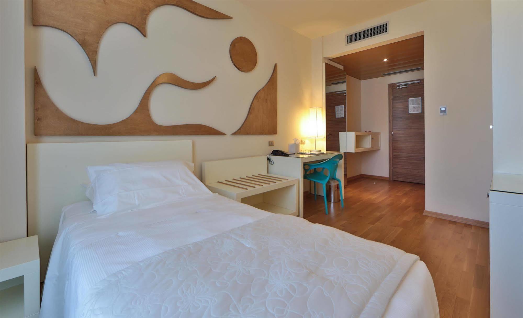 Western Leone Di Messapia & Conference Hotel